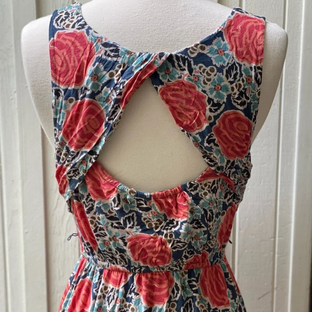Floral Keyhole Style knot Halter Dress from Anthropologie - Picture 4 of 5